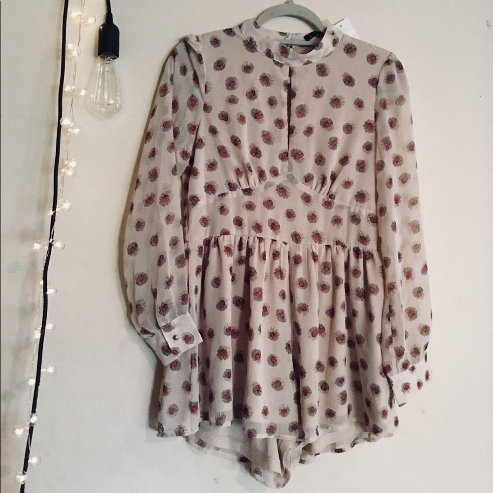 Cute, Antebellum style Romper.🌹